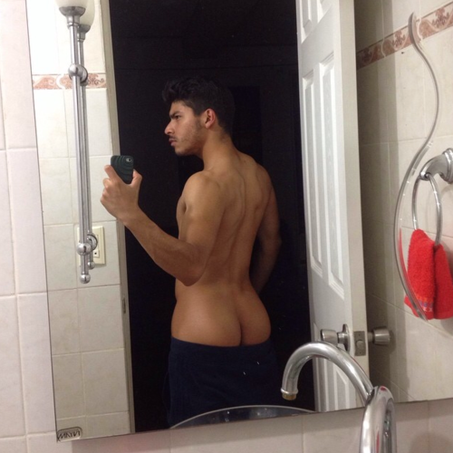 @Ottoyanez DESNUDO