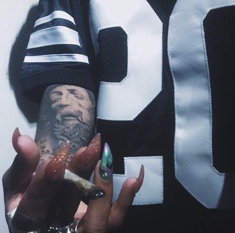 aaashleylove:  💨