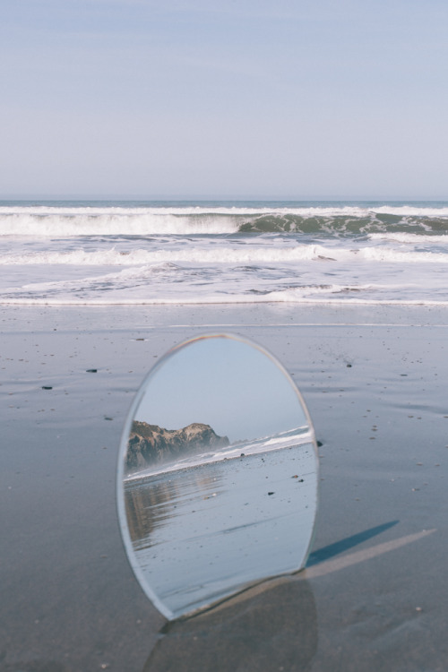 misswallflower:  A Moment’s Reflection by Cody William Smith ”’A Moment’s Reflection’ is my ongoing study of specular, or mirror-like, reflections. My intention is to draw new connections between familiar forms by introducing specular reflections