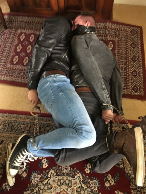 Porn jamesbondagesx:  Two lads captured and restrained. photos