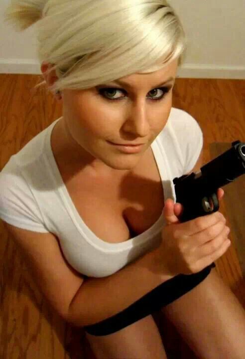 girlandguns:  Girl With Gun  follow me at : http://girlandguns.tumblr.com/