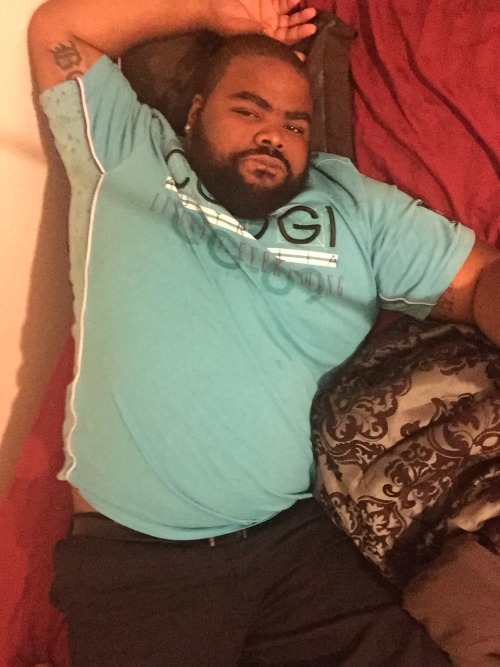 bigboyzplace: 704cub: Selfie stick sexy pose. BIG BOY SEXY