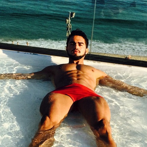 brotasticbros:  Instagram user @jeffferreira22 http://ift.tt/1LUN1Iu
