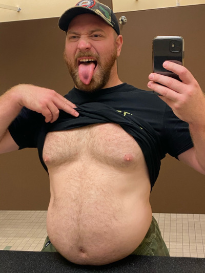 stillfoodforguys:It was late at night, and I had a long drive ahead of me returning