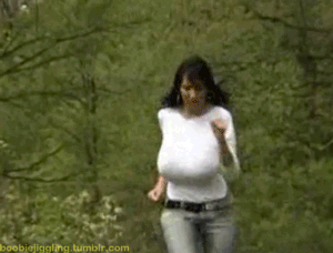 boobiejiggling:  I love watching Jana Defi run with her enormous juggs