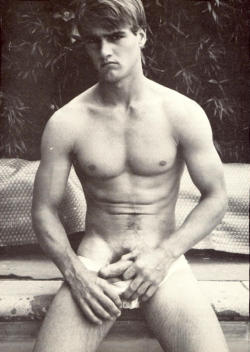 70sgaypornwhore:  Steve Henson.  He was billed as Bill Henson’s little brother back in the 1980s, but other than a slight resemblance and the fact that Steve loved Bottoming as much as Bill, there is no proof the two were related. 