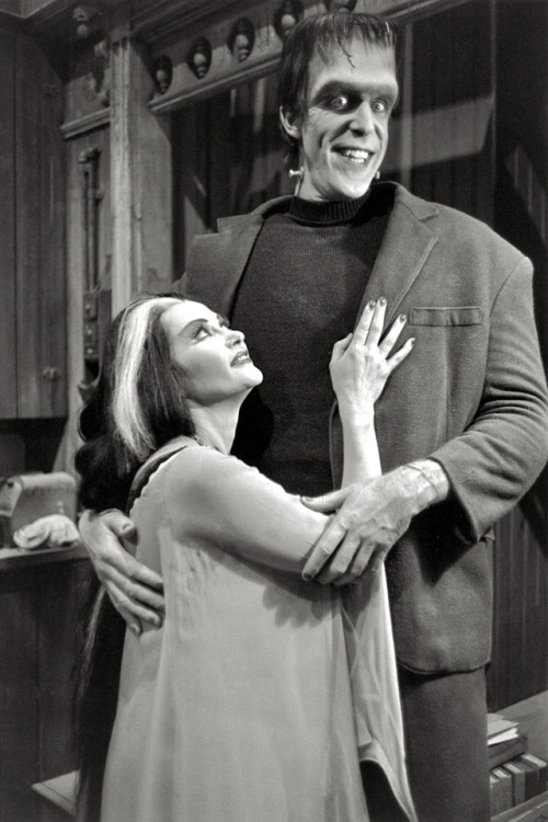 Yvonne De Carlo, Fred Gwynne / production still from The Munsters (CBS 1964-66)