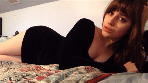 trulyasfuck:  blackturtleneckgirl:  self, ur lookin good  FIONA APPLE 