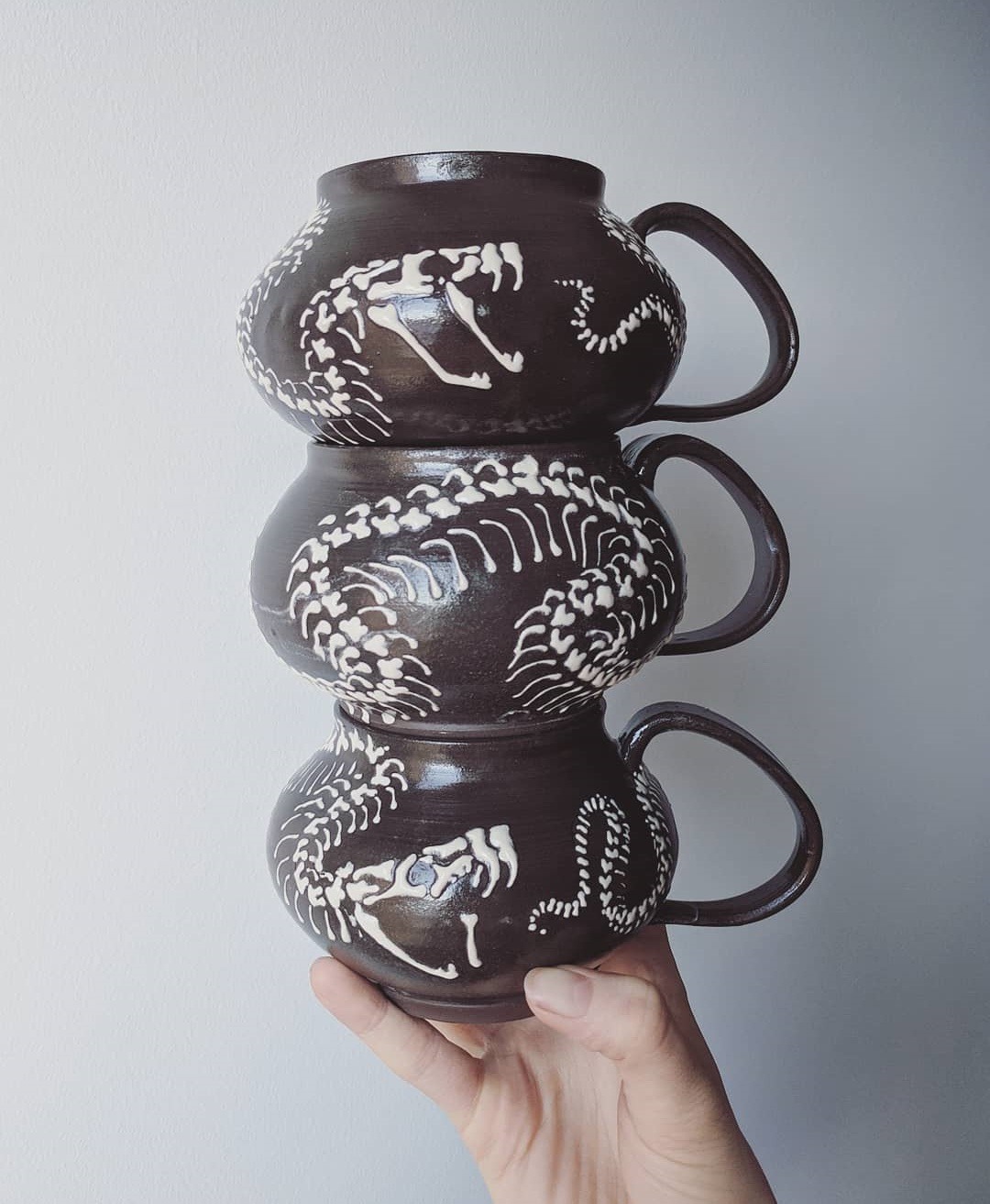 teapotsahoy:  sosuperawesome:  Snake Mugs Sarah Ritchie on Etsy See our #Etsy or