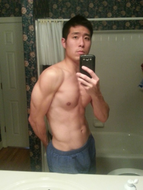 mantop10691:  上翹直屌運動男…