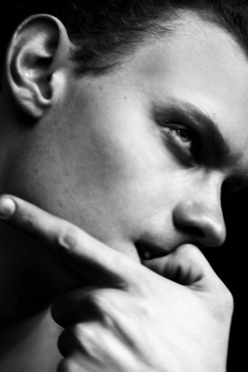 utwats:  Aaron Chisum @ Next by Dana Scruggs 
