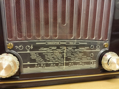 Philips BX230U/19 Tube Radio, 1953