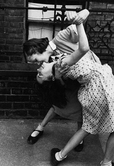 dulcetfaerie:  some of my favorite vintage lesbian photos because they all look so