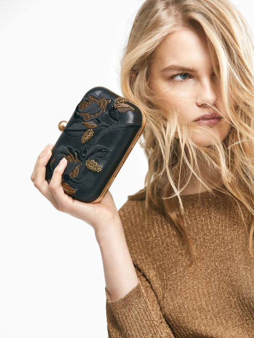 Fonte 手袋和钱包- 季末折扣- Massimo Dutti Posted tinamotta.tumblr.com