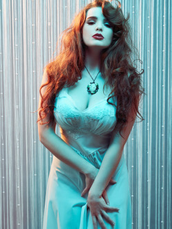 miss-deadly-red:  Pure honesty, exposedPhotography/Retouch: