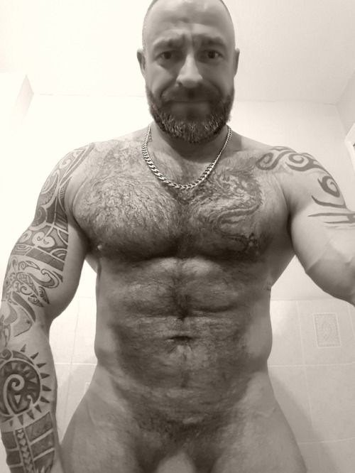 malemotive:  @geomap - fucking hot