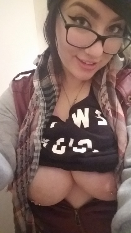 whatwoahhnsfw:Why aren’t you already in my hoe snap? Pierced Glasses: nice