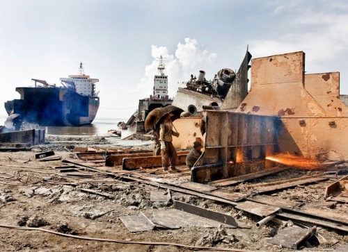 scalesofperception: Chittagong Ship Breaking Yard | Via Near the port city of Chittagong in Banglade