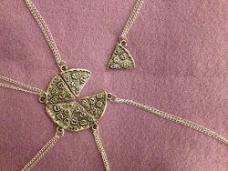 wickedclothes:  Pizza Friendship Necklace