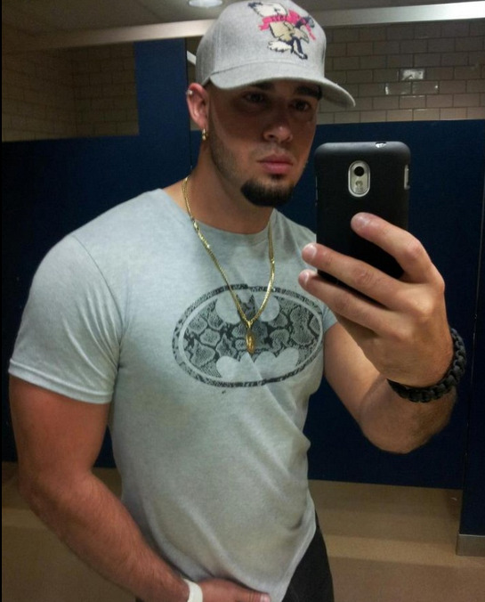 thehornyguys:  Hung papi