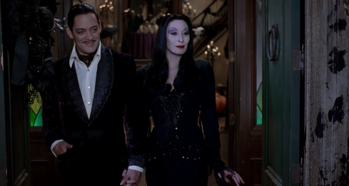 the-abyssopelagic-zone: The Addams Family (1991)Anjelica Huston as Morticia AddamsA real queenA real