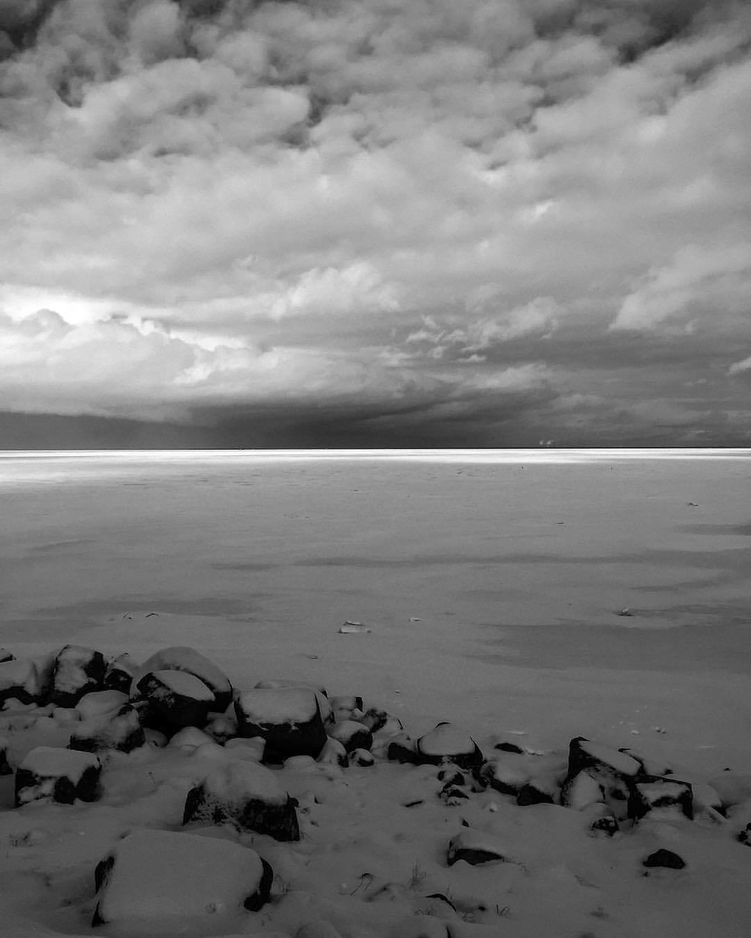 radnoir:  The horizon