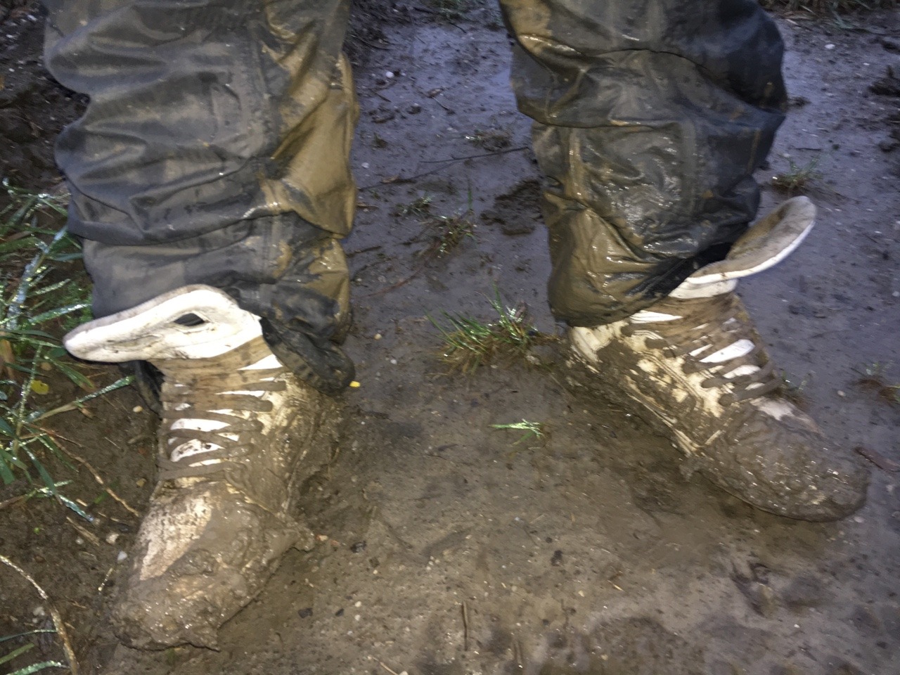 piss and mud in snowboard pants 1