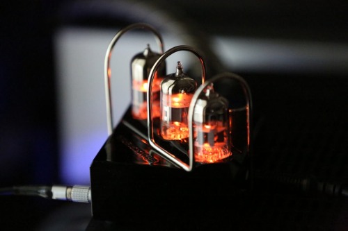 adrimarcos:  EAR MAX HEADPHONES AMP