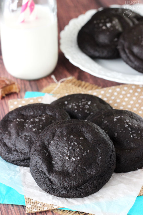 sweetoothgirl: Salted Caramel Stuffed Chocolate Cookies