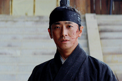 fankcastle:Ju Ji Hoon as prince Lee Chang in Kingdom S2E3