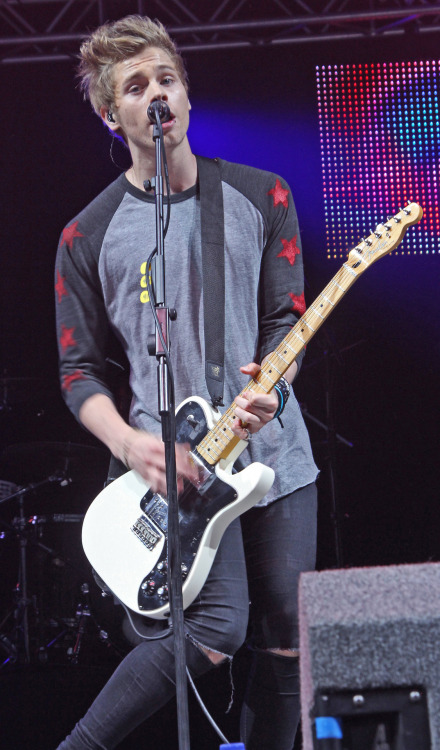 Luke on stage at Key 103 Summer Live - July 17th 2014 - Manchester, UK