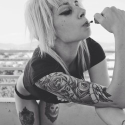 marmaladegirl90:  💉🐭 #tattootuesday #suicidegirls #sgh #sghopefuls #suicidegirlsinspain #inkedgirl #marmalade #smoke #blackandwhite #suicidegirlsineurope 👾👾👾