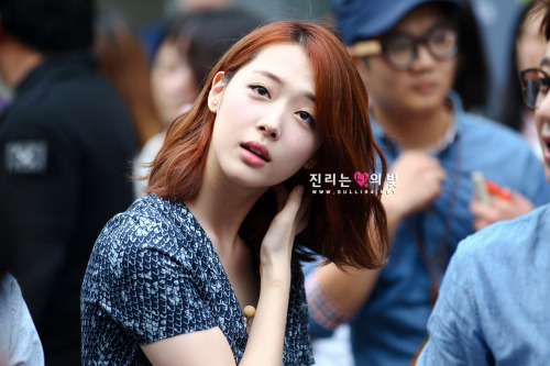 Sulli F(x) - KBS Guerilla Date Pics