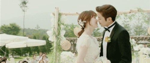 hmymilk:I will wear a pretty wedding dress.
