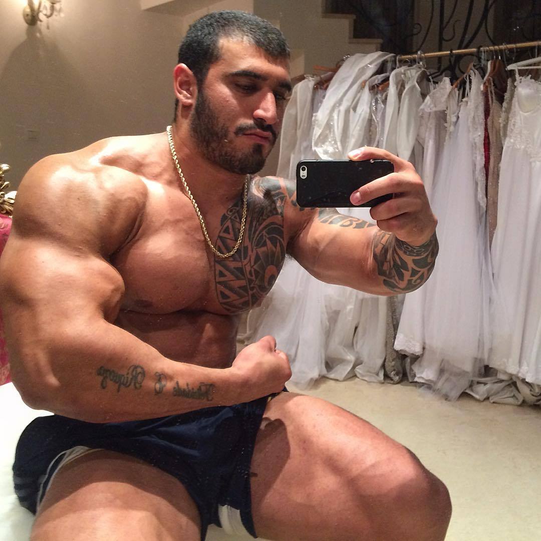 hungrycumwhore:  http://hungrycumwhore.tumblr.com/archive