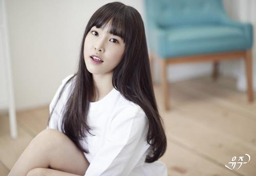 Name: 유주‬ YujuBirthday: 1997.10.04Age: 17 (Korean age 18)Height: 169cmBlood Type: BStar Sign: LibraS