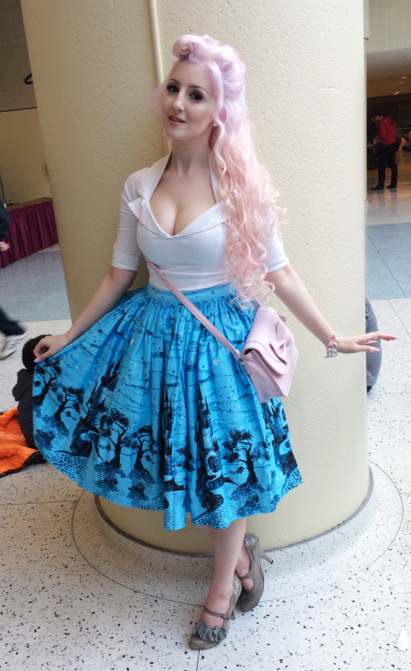 arseniccupcakes: albinwonderland:  my outfit from Toronto Comic Con yesterday!  my outfit was supposed to be a little cinderella inspired, hence the silver shoes 😉 I even listened to the Cinderella soundtrack while I got ready ✨ blouse and skirt