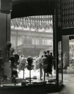Anyskin:  1920-1938. 19 West 34Th St. Window Shopping At Bedell’s Department Store