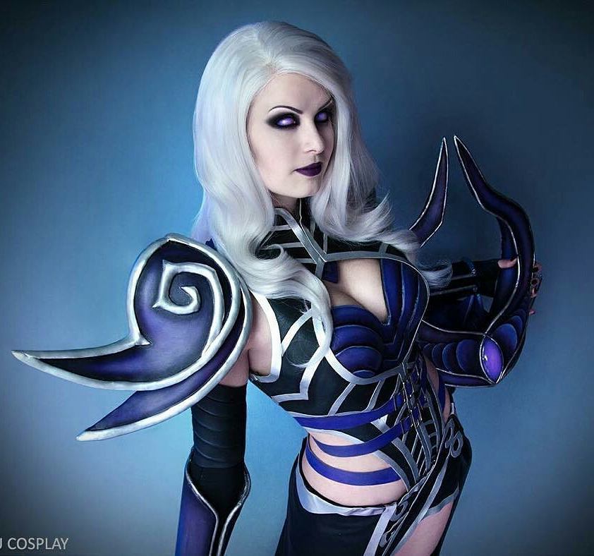 sharemycosplay:  A brilliant shot of #cosplayer @kinpatsucosplay as Syndra from #LeagueOfLegends.