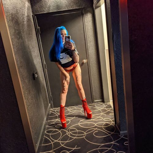 stripper-locker-room:  https://www.instagram.com/yagirlshiro/