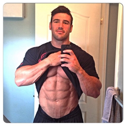 monsieurunivers:  I’m a huge Johnny Doul fan. 