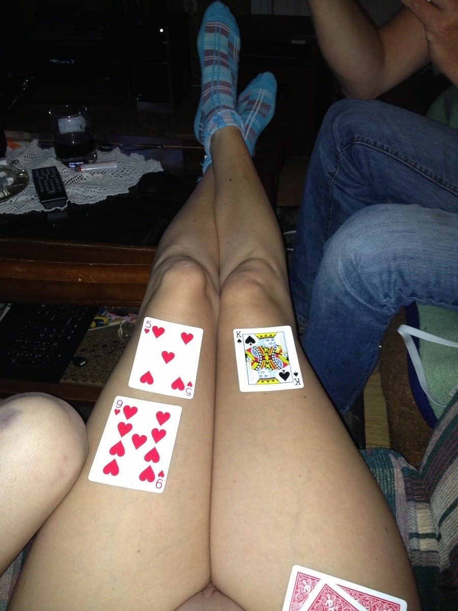 Naked strip poker amateur