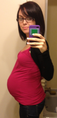 pregnantjocelyn:  I look so much bigger from the front!