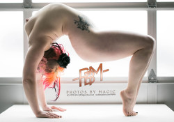 zelamish:  More naked contortion! These were my three favorites from the shoot, in high-res. Credit: Photos by Magic, photosbymagic.com