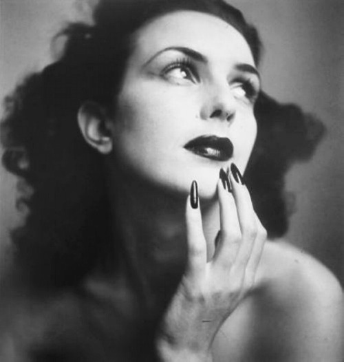 wehadfacesthen: Florette, a 1943 photo by Jacques-Henri Lartigue