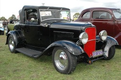 morbidrodz:  Check out this blog for more vintage cars, hot rods, and kustoms