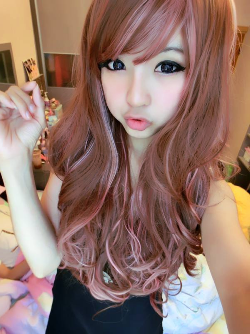 aegyo-chuu:  her hair color is perf.