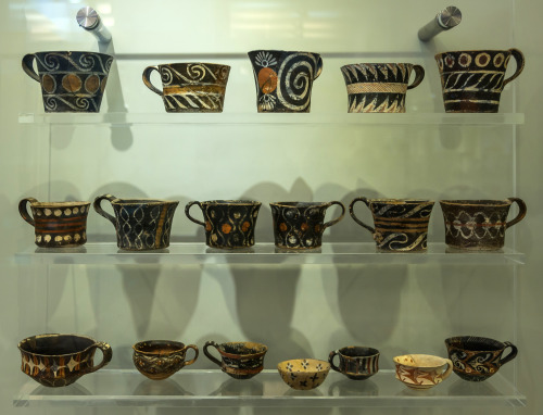 honorthegods:bronze-age-aegean:Cups decorated with Kamares ware motif.1800-1700 BC. Phaistos.Current