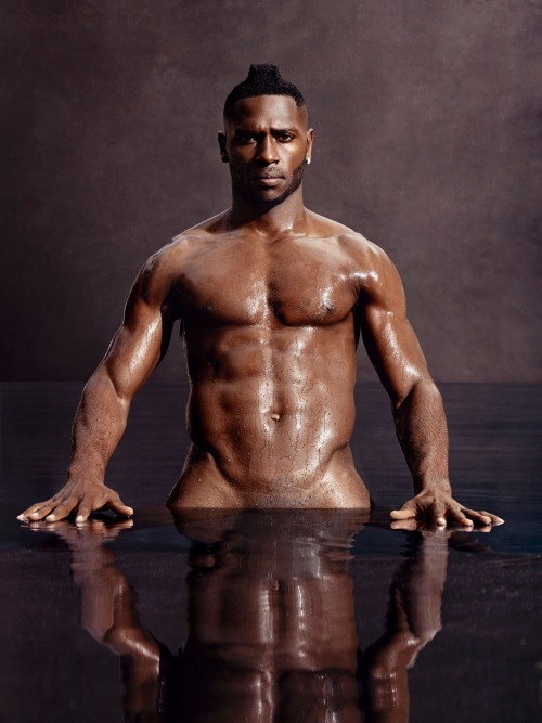 fuckyoustevepena:  Antonio Brown, NFL Pittsburg Steelers Nude, 2016 ESPN Body Issue