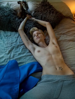 atodocolorbyer: er59 Erika Linder by Tony